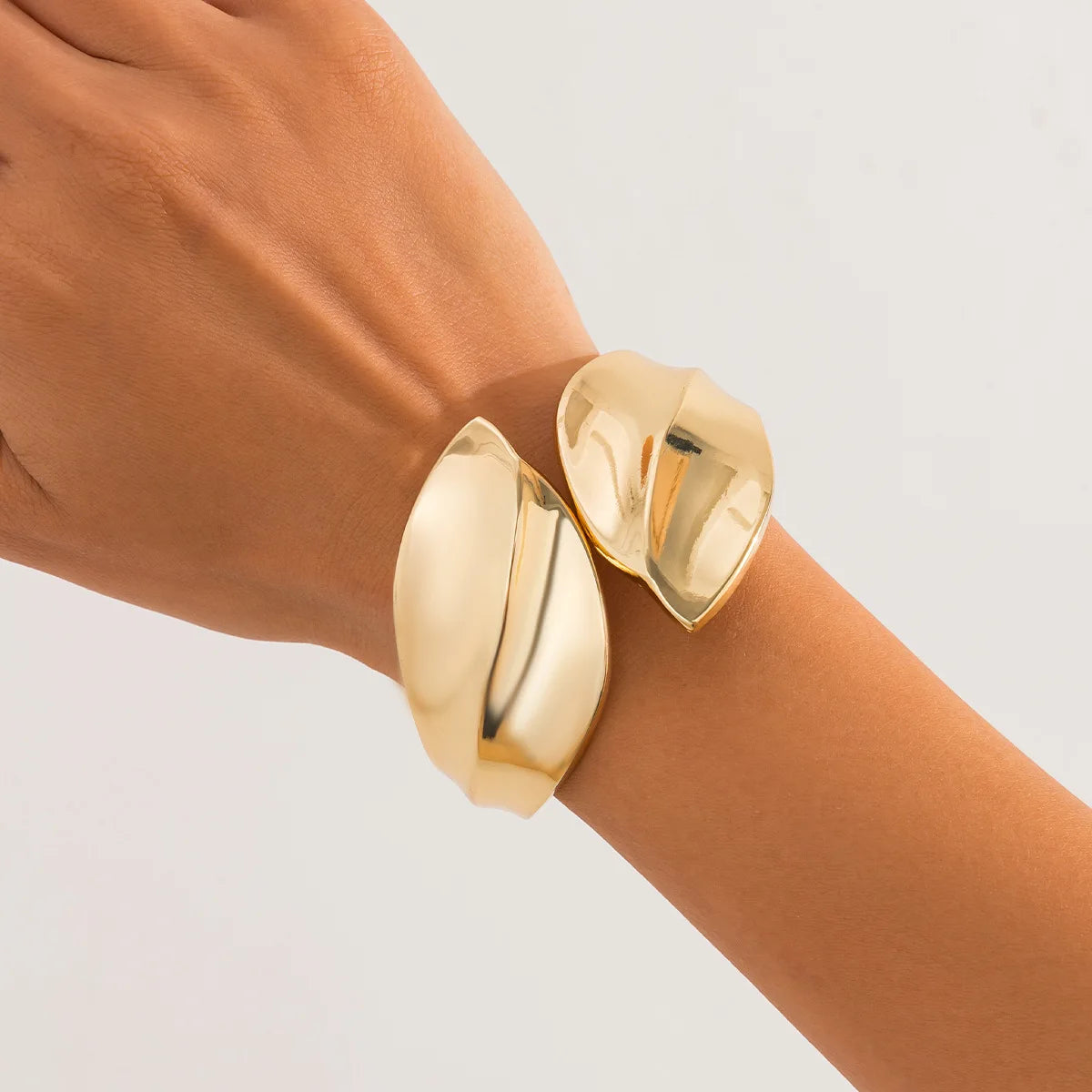 Vintage Punk Leaf Cuff Bangle