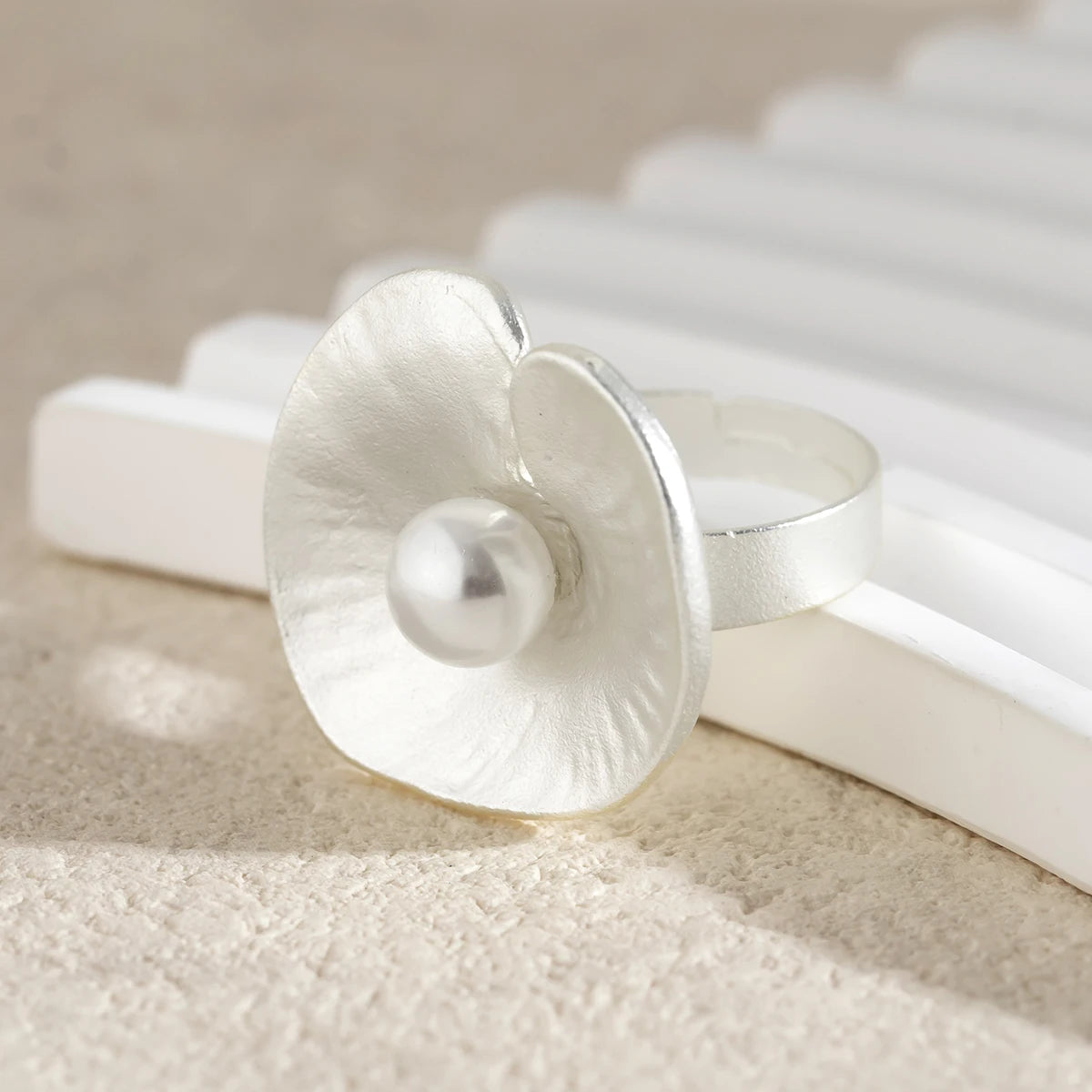 Irregular Geometric Open Ring